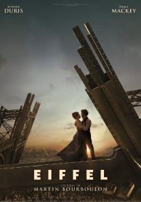 Poser pour Eiffel