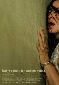 Poser pour Backrooms : les arrière-salle
